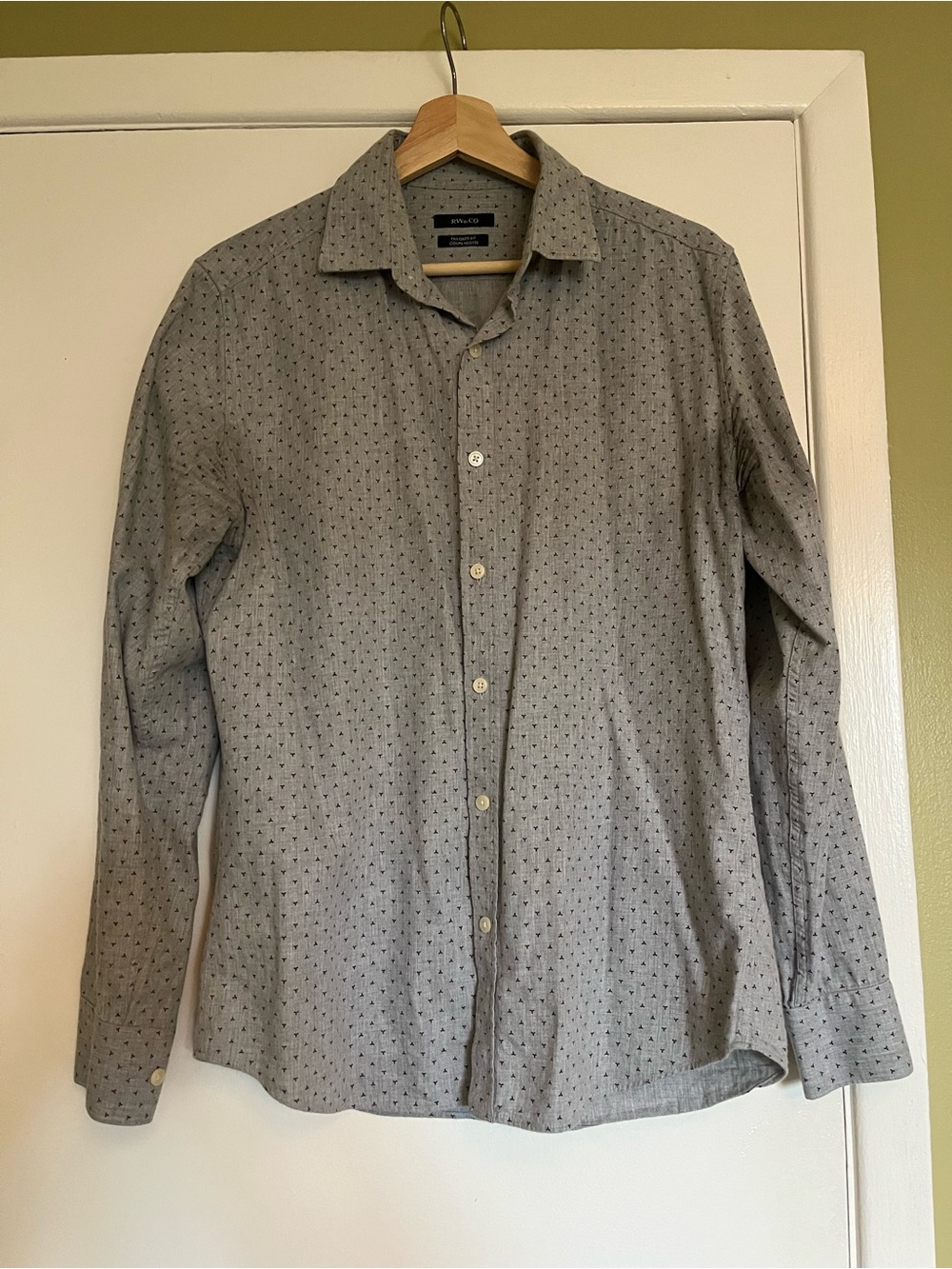 RW&CO. Men's Light Gray Patterned Button-Up Shirt